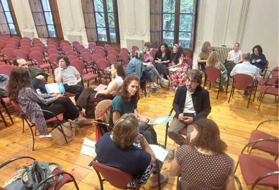 The Navarra Network of Citizen Experimentation and Collaboration Laboratories was presented on 16 September in Pamplona, marking the beginning of a new phase of participation and open innovation in the Comunidad Foral. The initiative brings together ten citizen laboratories promoted by public entities and civil society organisations that will work collaboratively to address challenges related to care, health, culture, heritage, volunteering, sustainability and technology.  Promoted by the Directorate General of Presidency, Open Government and Relations with the Parliament of Navarra, the Network seeks to consolidate spaces for experimentation where people with different experiences, knowledge and perspectives can collaborate in creating innovative solutions with a real impact on their communities.   Spaces to Experiment, Learn and Build Collective Solutions  Citizen laboratories are open environments where citizens, public administrations, social organisations, companies, professionals and researchers work together to identify needs, share knowledge and develop projects capable of generating positive transformations in the region.  Unlike other innovation models, these laboratories are based on collaboration between people with diverse profiles and on the conviction that many solutions to current challenges can emerge when spaces are created that facilitate interaction, co-creation and collective learning.  Over recent months, the ten selected initiatives have taken part in a support process to define their lines of work, design their challenges and prepare the calls that are now open to public participation.   Ten Laboratories to Address Navarra's Challenges  The Network consists of ten laboratories that reflect the diversity of needs and opportunities in Navarra. Their areas of activity include strengthening community care networks, recovering cultural heritage, promoting foster care, the circular economy, youth participation, community culture and technological innovation with social impact.  Among them is the VidAAs Sarriguren Citizen Laboratory: Community Innovation and Technological Experimentation, promoted by the Department of Presidency and Equality of the Government of Navarra and managed by the public company Nasertic. This initiative seeks to connect technological innovation, social innovation and citizen participation to develop projects that help improve people's quality of life and address present and future challenges from a collaborative perspective.   Open Calls for New Ideas and Participants  One of the main milestones of this new phase is the opening of the different laboratories' calls for ideas. Through these calls, any interested individual, group, association or organisation can propose projects, contribute knowledge or join working teams focused on developing specific solutions to the challenges identified.  With the launch of this Network, Navarra takes a step forward in promoting participation models that place citizens at the heart of innovation processes, fostering collaboration among diverse stakeholders and the collective development of responses to shared challenges.  The initiative also represents an opportunity to strengthen the region's capacity for experimentation and generate new ways of working based on participation, shared responsibility and mutual learning.